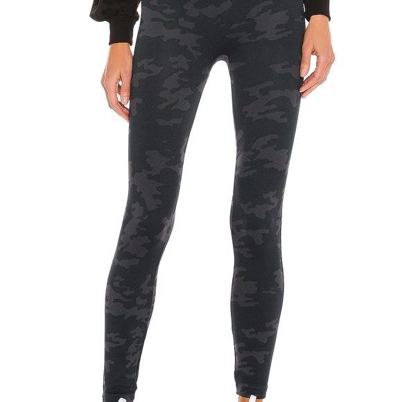 SPANX Look At Me Now High Waist Leggings in Black and Grey Camo - Picture 5 of 11
